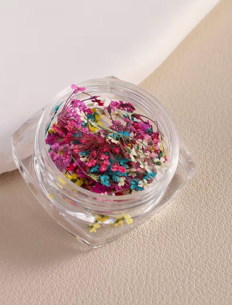 Dried flowers for design, multi-colored (round container)