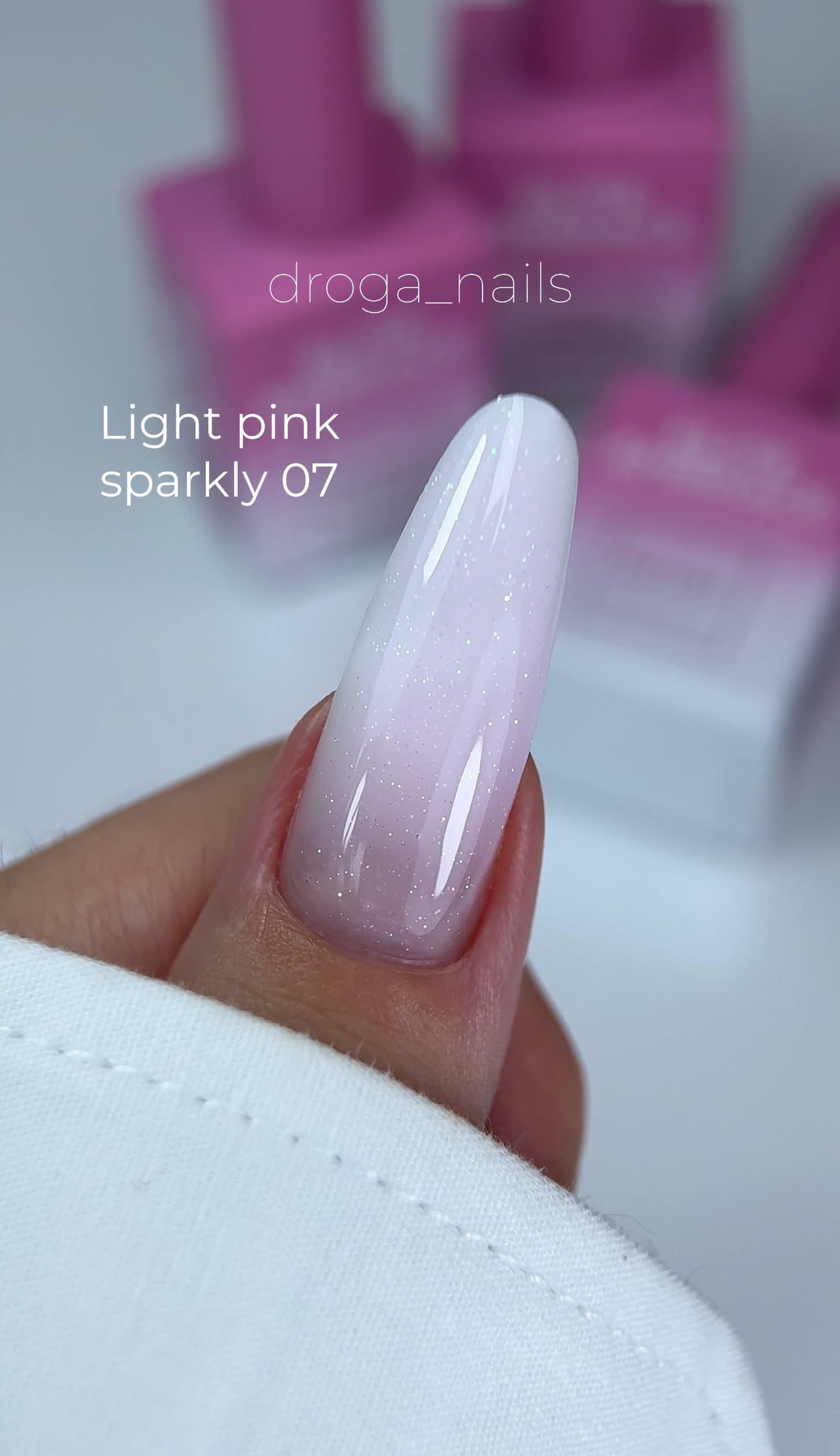 ELITE EMBRACE Professional Top Coat 07 Light Pink Sparkly 15мл Світло-рожевий блискучий ETLPS0715